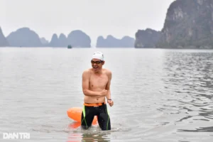 VĐV thích thú trải nghiệm Aqua Warriors Halong Bay 2025 trước giờ thi đấu