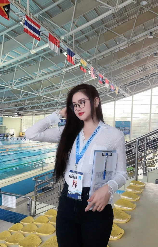 Nhà vô địch xinh đẹp gây sốt tại Aqua Warriors Halong Bay 2025