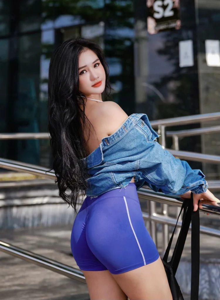 Nhà vô địch xinh đẹp gây sốt tại Aqua Warriors Halong Bay 2025